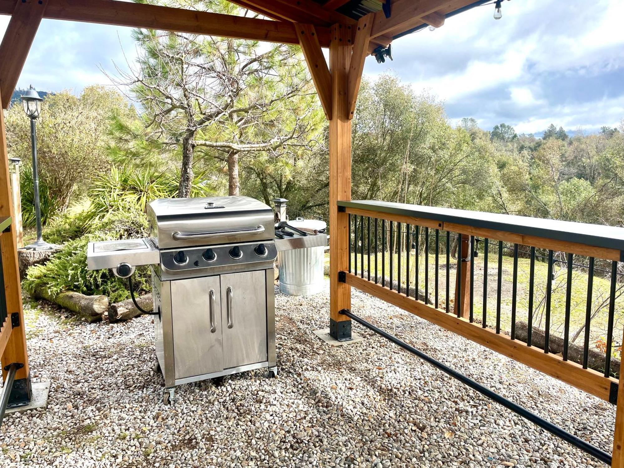 Sierra Mountain Lodge - Vacation Rentals - Yosemite オーウェニー エクステリア 写真