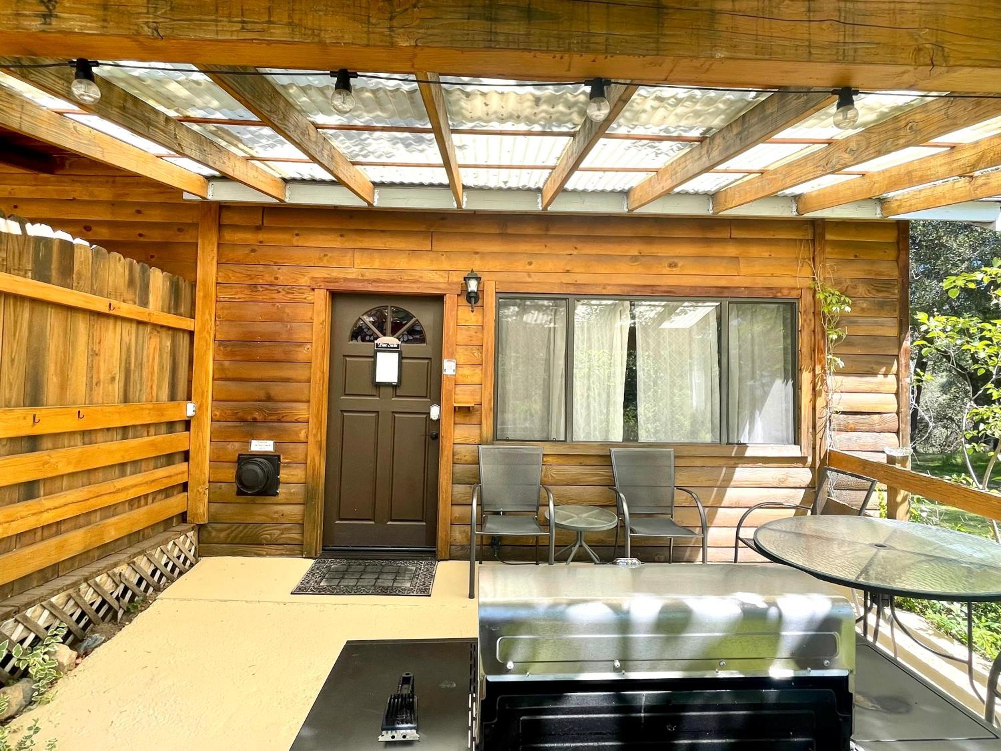 Sierra Mountain Lodge - Vacation Rentals - Yosemite オーウェニー エクステリア 写真