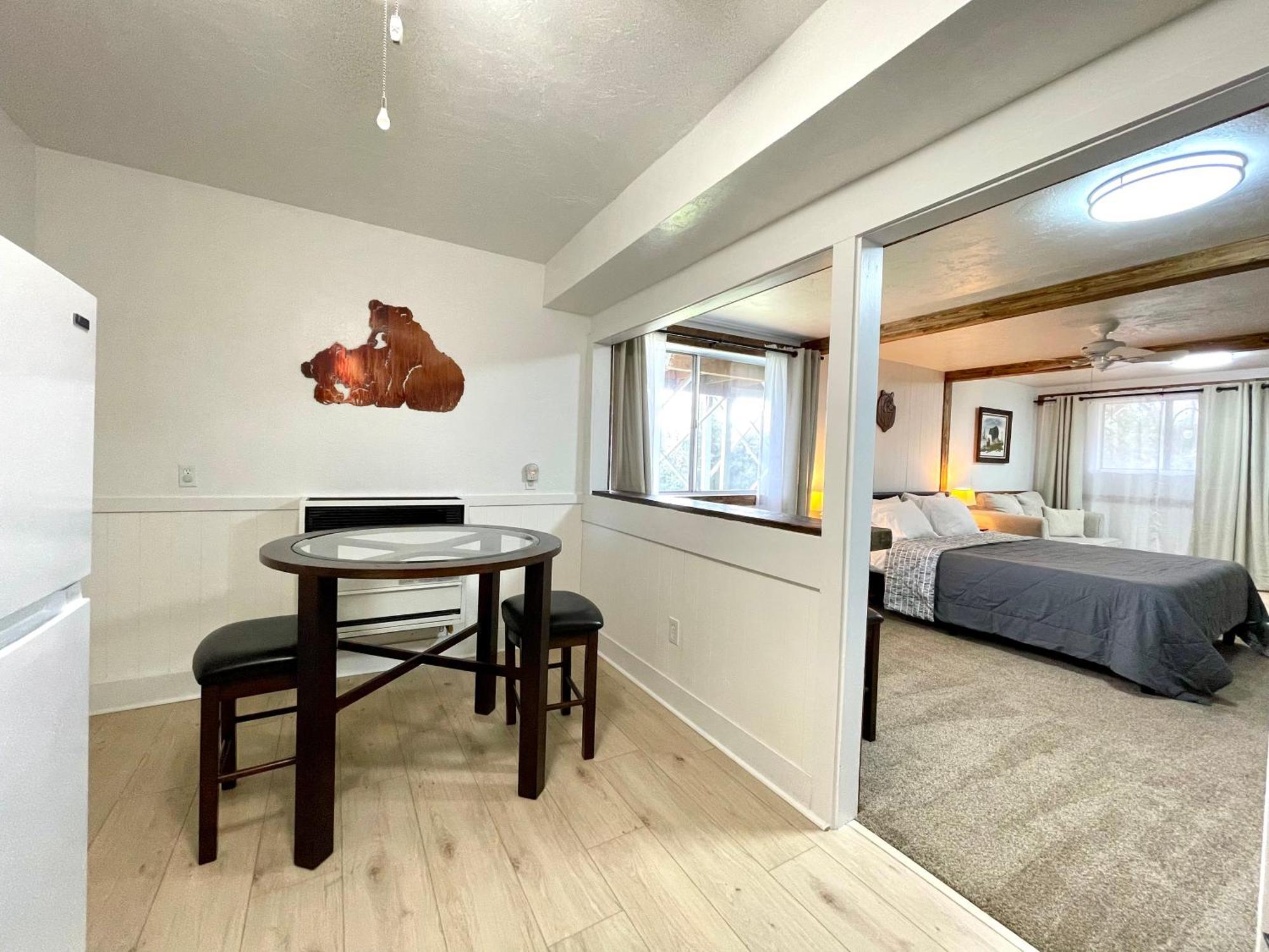 Sierra Mountain Lodge - Vacation Rentals - Yosemite オーウェニー エクステリア 写真