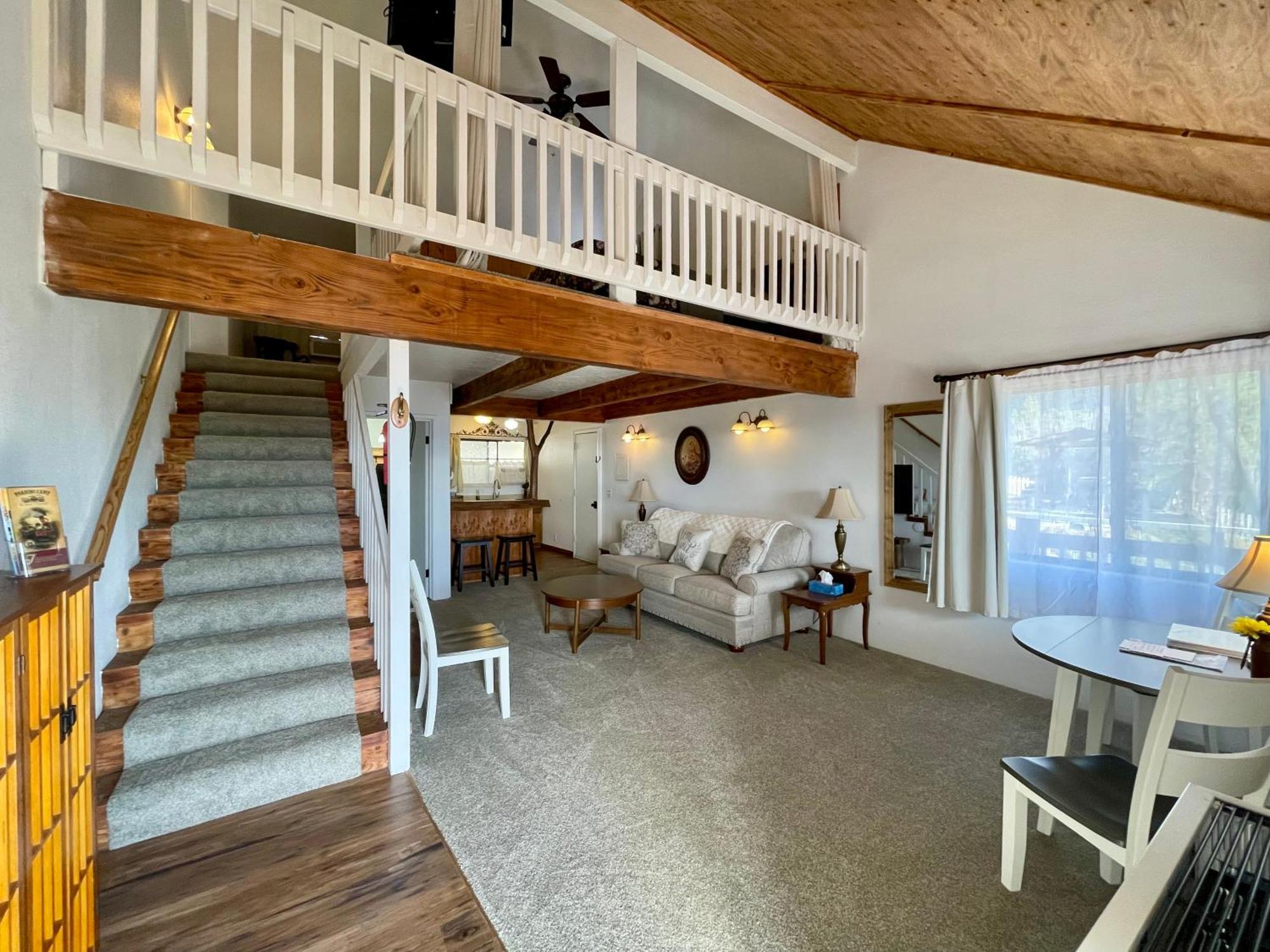 Sierra Mountain Lodge - Vacation Rentals - Yosemite オーウェニー エクステリア 写真