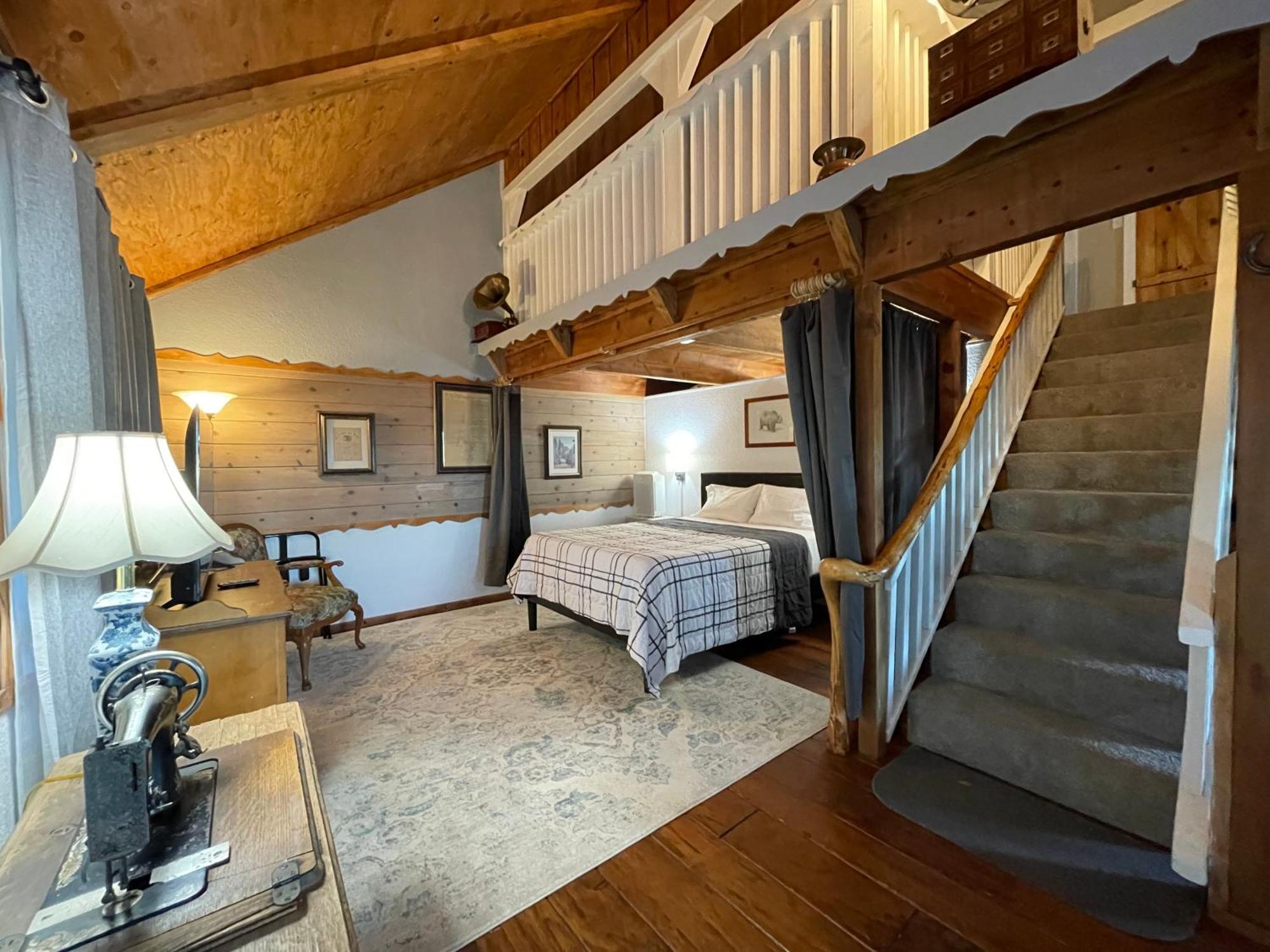Sierra Mountain Lodge - Vacation Rentals - Yosemite オーウェニー エクステリア 写真