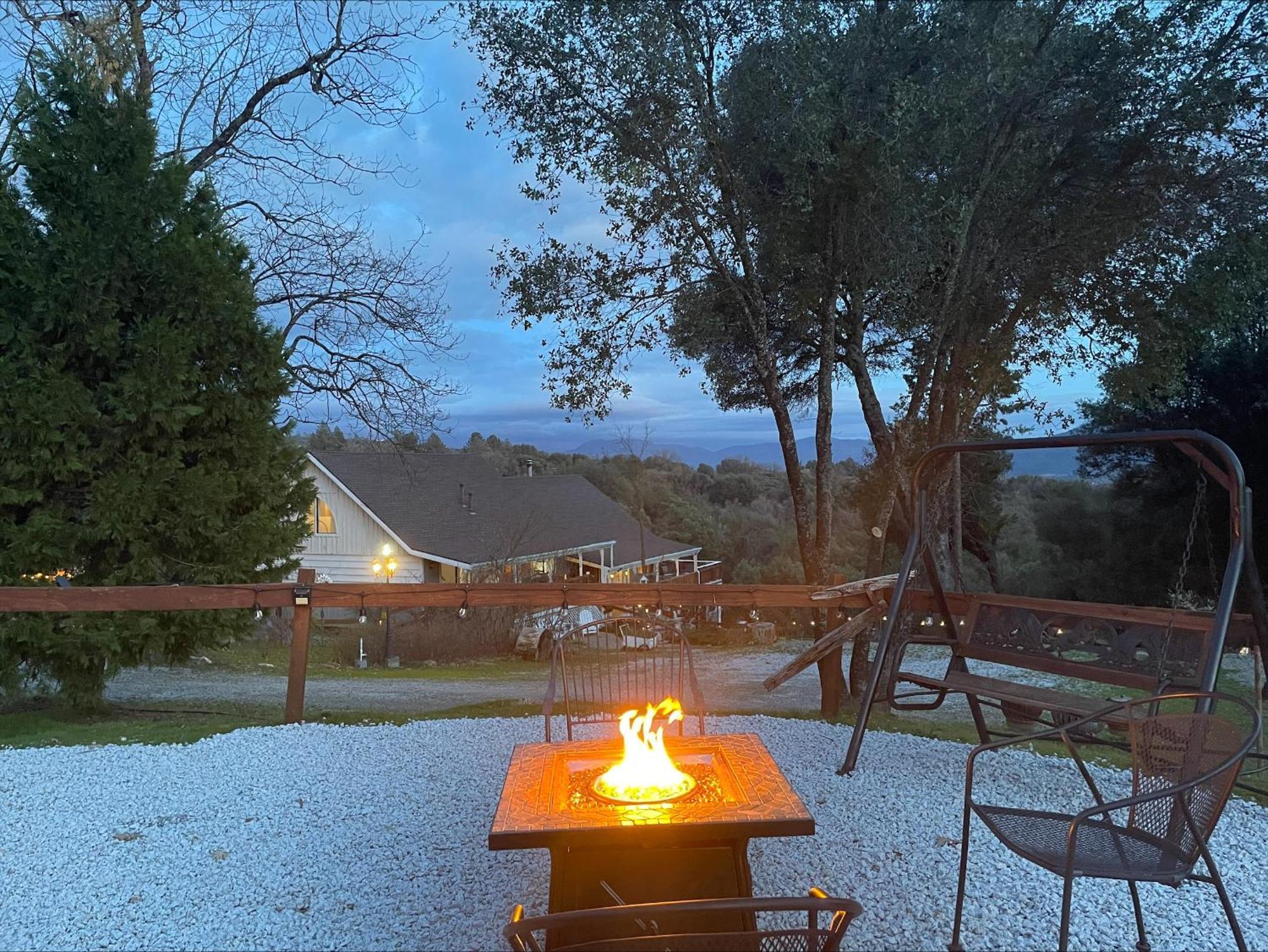 Sierra Mountain Lodge - Vacation Rentals - Yosemite オーウェニー エクステリア 写真