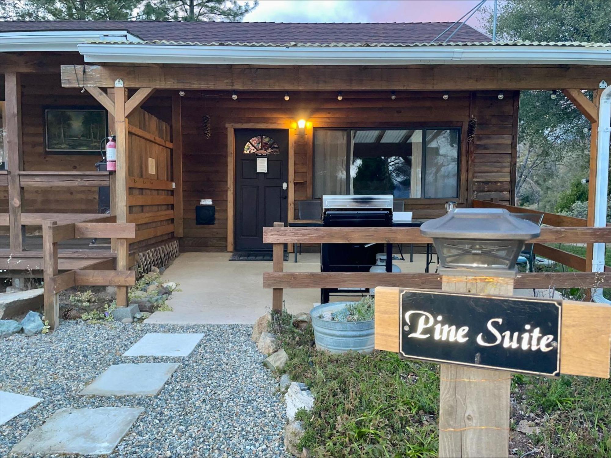 Sierra Mountain Lodge - Vacation Rentals - Yosemite オーウェニー エクステリア 写真
