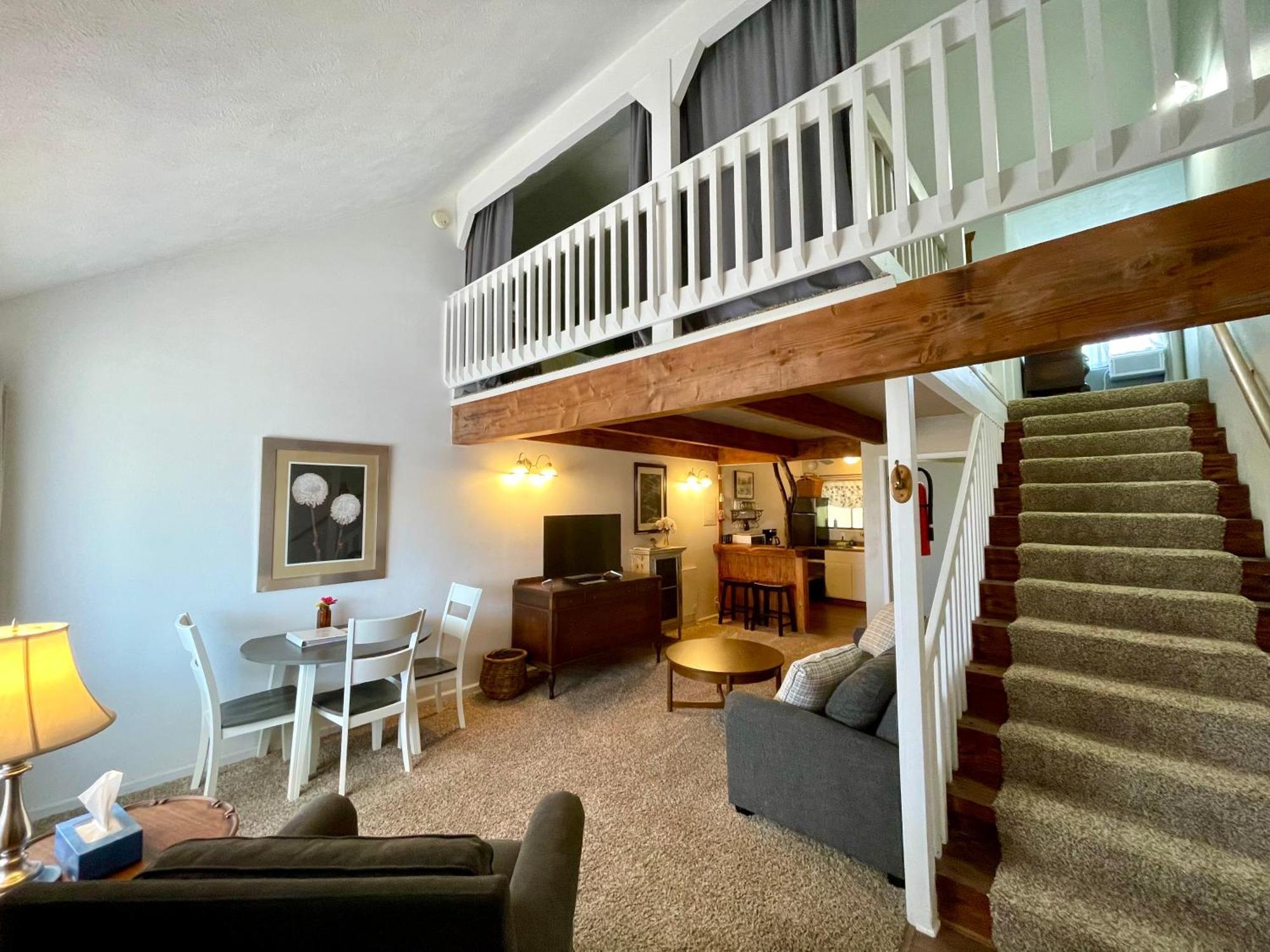 Sierra Mountain Lodge - Vacation Rentals - Yosemite オーウェニー エクステリア 写真